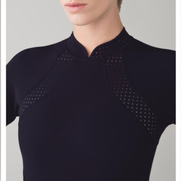 Lululemon Long Sleeved One-Piece Reversible Paddle Swimsuit size 4 -like new - Picture 5 of 16